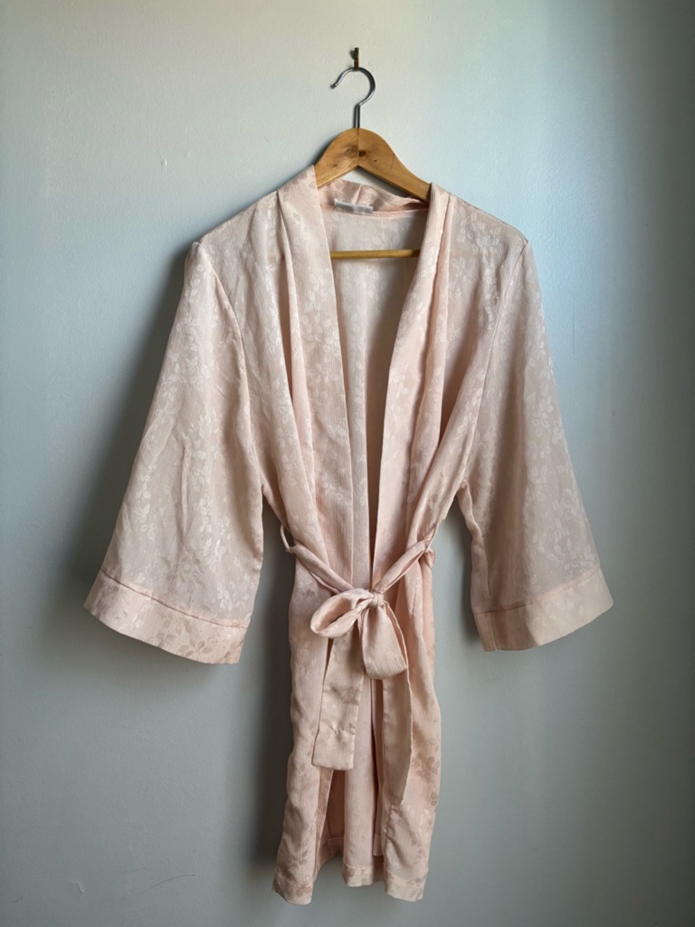 Vintage baby pink short robe